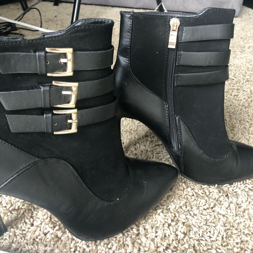 Black ankle boots w/ gold buckles * imperfections*